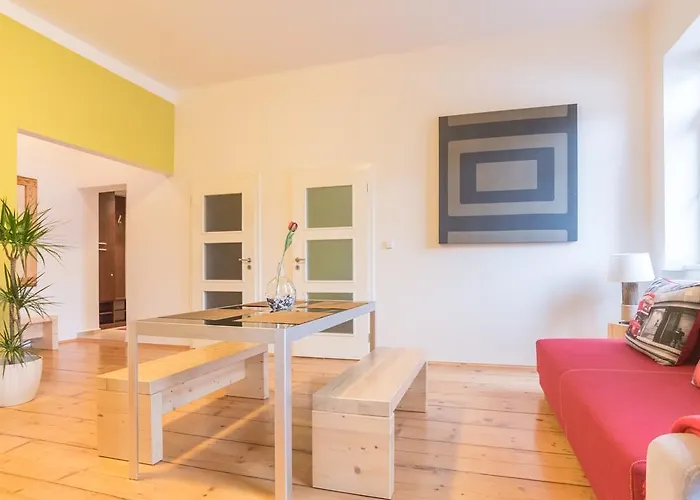 Sirius A In Center Of Cb. * Budweis