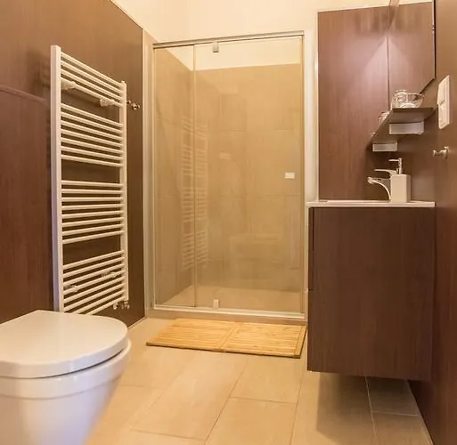 Sirius A In Center Of Cb. *